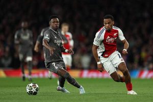 Arsenal ra giá “chỉ” 100 triệu euro, Vinicius hẹn gặp Mourinho giải quyết tương lai
