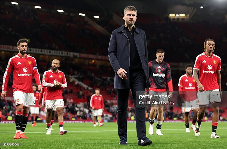 Michael Carrick đang đối mặt với nhiều dấu hỏi sau chuỗi trận không như ý của MU