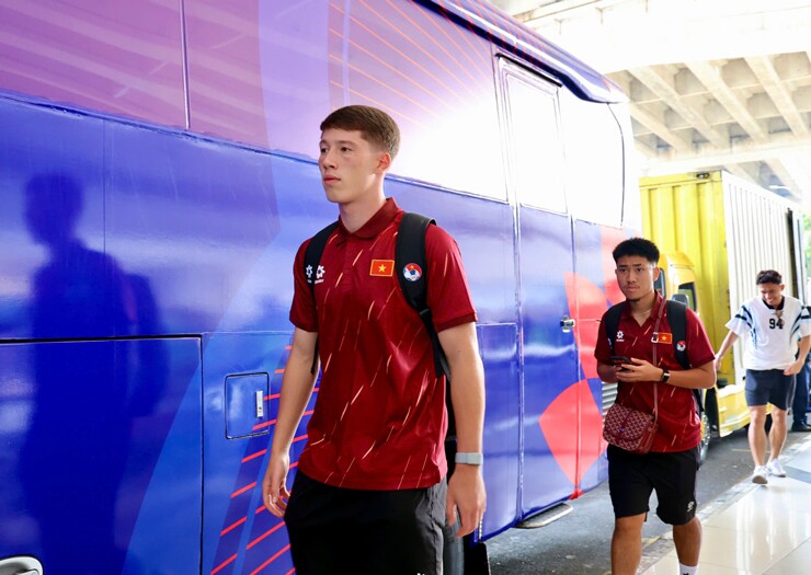 ĐT Việt Nam đến Indonesia săn cúp vàng FIFA ASEAN Cup, Patrik Lê Giang & Tài Lộc gặp sự cố - 3