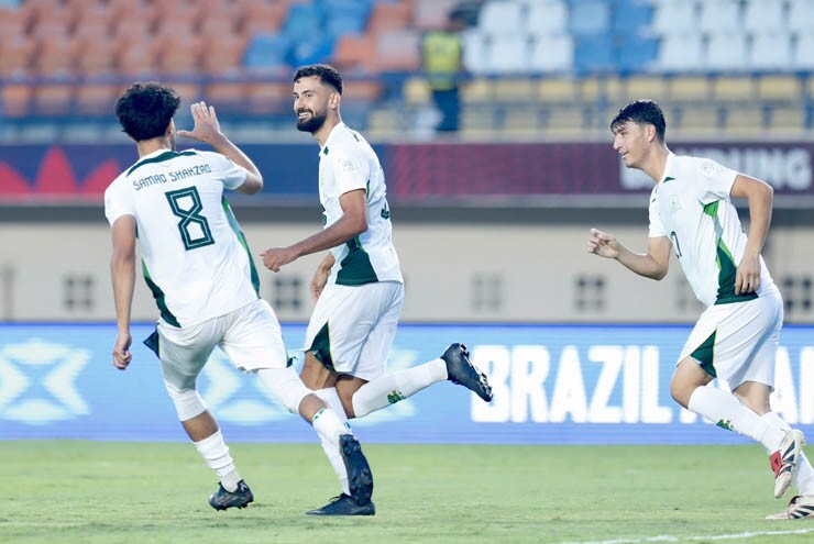 Pakistan thi đấu quật cường trong hiệp 2
