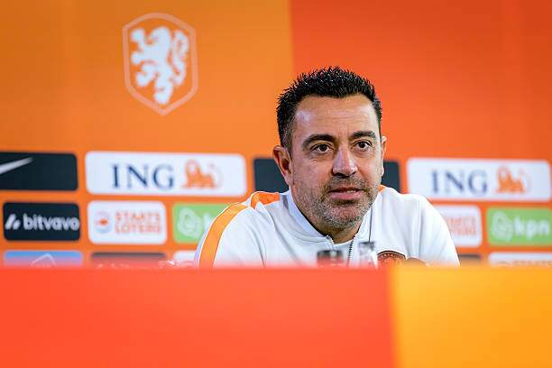 Xavi đang lao đầu vào công việc mới ở Hà Lan, thậm chí học cả quốc ca nước này
