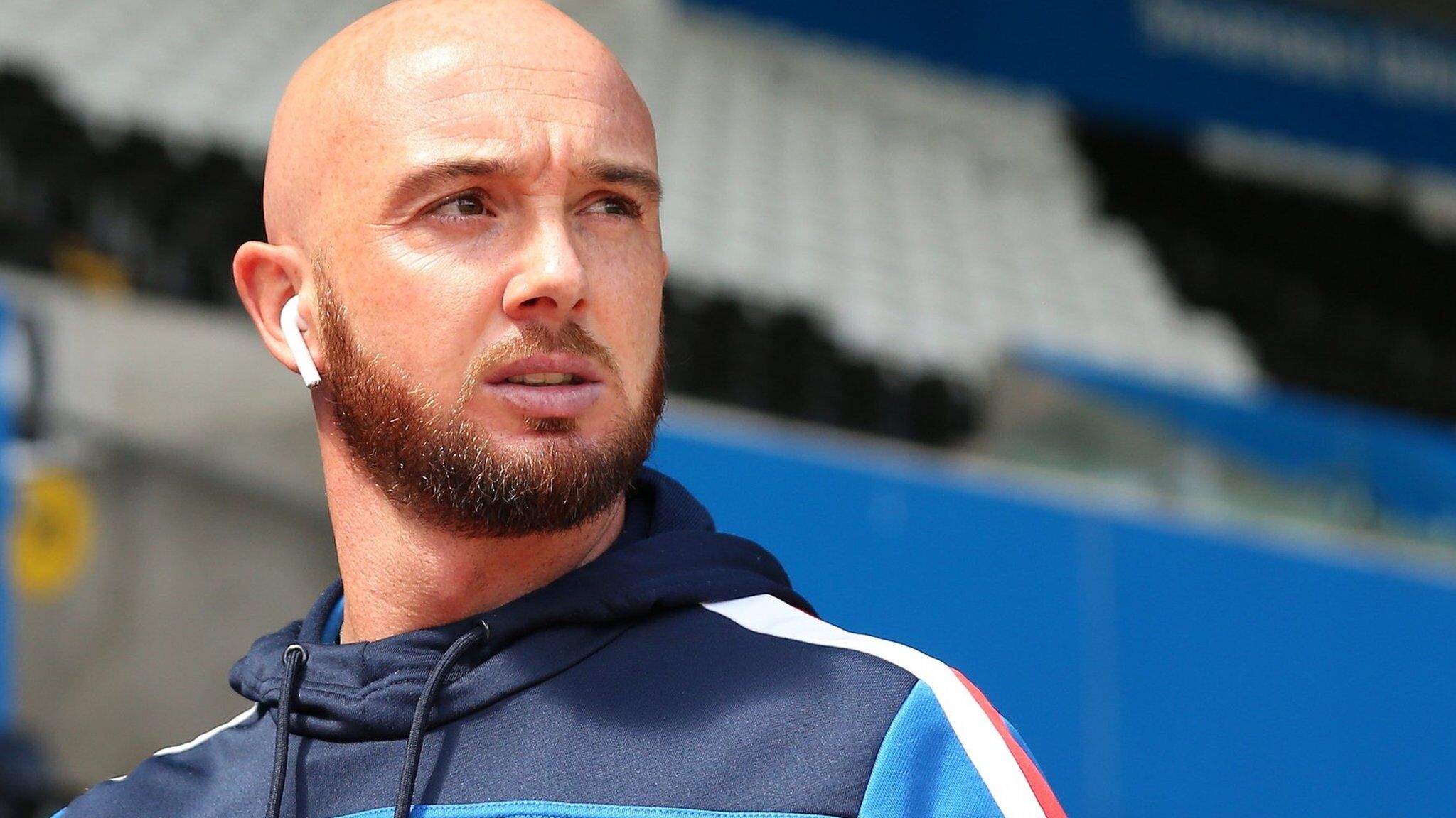 Stephen Ireland nói dối 3 lần về "bà mất" để rời tuyển Ireland giữa vòng loại EURO