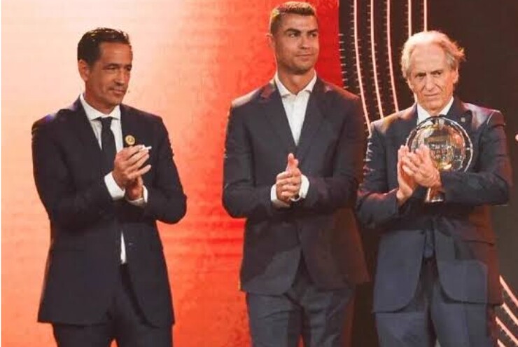 Chủ tịch LĐBĐ Bồ Đào Nha xác nhận Ronaldo và HLV Jesus vẫn đang hiểu lầm nhau