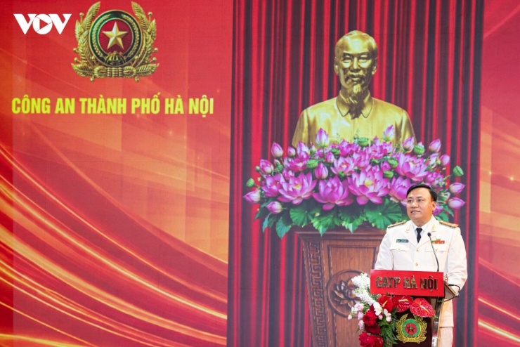 Đại tá Nguyễn Tiến Đạt, Phó Giám đốc Công an thành phố Hà Nội, Chủ tịch CLB CAHN phát biểu tại buổi lễ