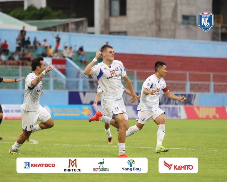 Oleksandr Kurakin toả sáng ngay trong lần đầu ra sân cho Khatoco Khánh Hoà. Ảnh:&nbsp;Khatoco Khánh Hoà.