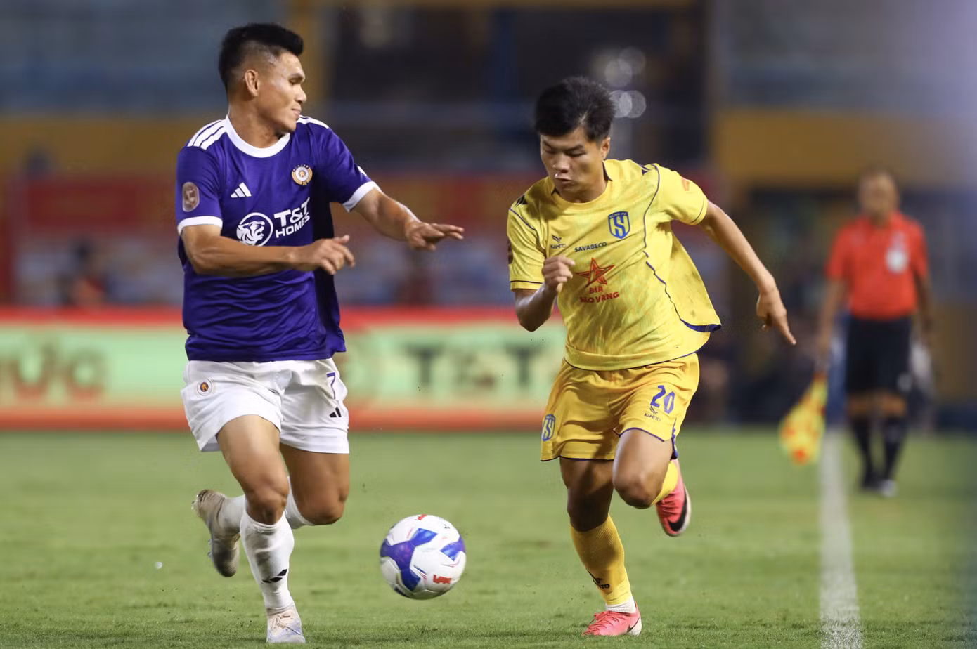 Các "lò" đào tạo trẻ truyền thống như SLNA đang đối diện sức ép lớn trong cuộc đua ở V.League