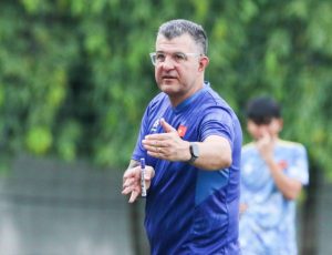 HLV Cristiano Roland có thể thay thế HLV Kim Sang-sik dẫn dắt ĐT Việt Nam?