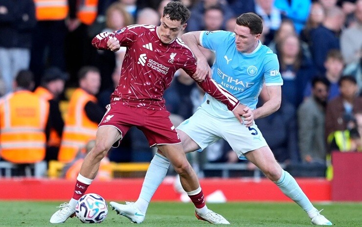 Tiền vệ Anderson của Man City vượt trội hoàn toàn so với Florian Wirtz bên phía Liverpool