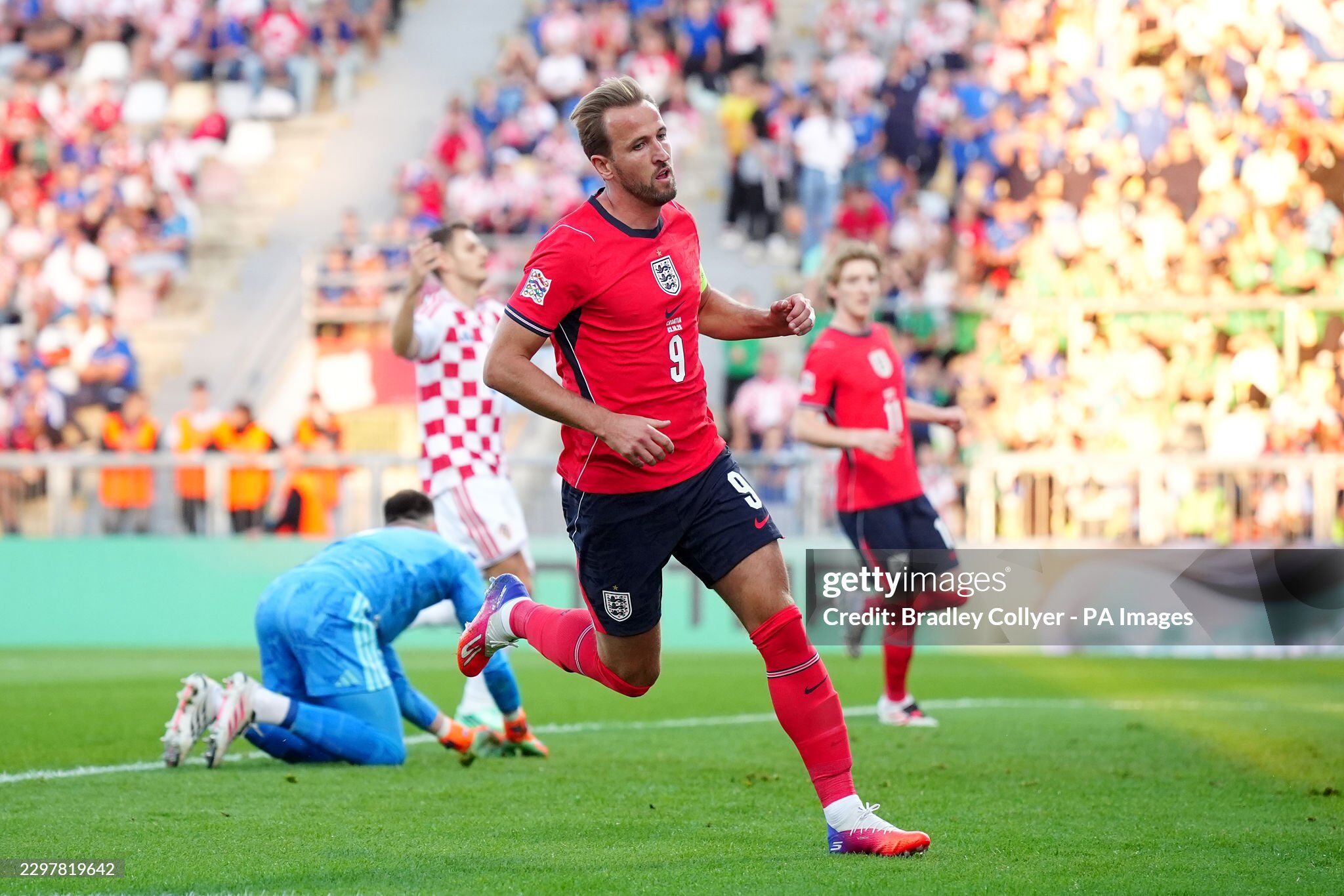 Harry Kane tỏa sáng trước Croatia