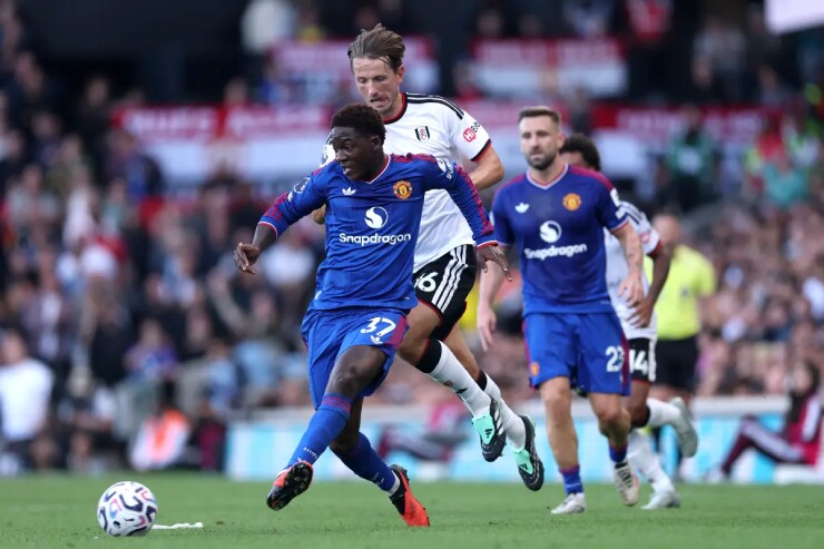 MU nguy cơ mất 7 sao ở đại chiến Tottenham, HLV Carrick như "ngồi trên lửa" - 1