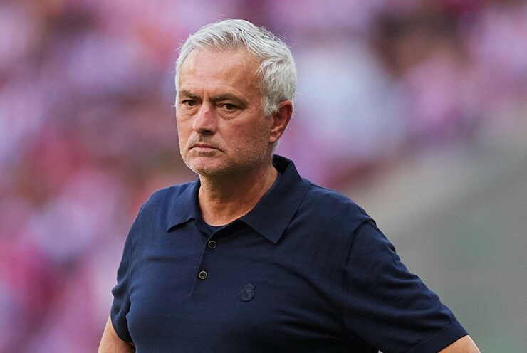 Mourinho vẫn chưa tìm ra sự cân bằng phù hợp giữa khả năng kiểm soát thế trận, sáng tạo và phòng ngự