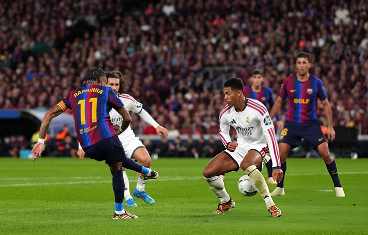 Raphinha ghi bàn gỡ hòa cho Barca