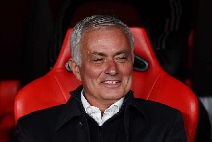 Mourinho đùa rằng hy vọng mình còn sống để chứng kiến Man City nhận án phạt cuối cùng