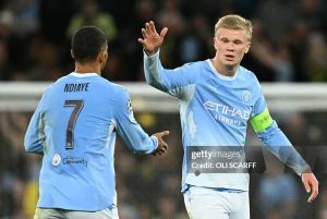 Haaland 2 lần phá lưới PSG ở Cúp C1 lập kỳ tích mới, vượt Messi và Aguero