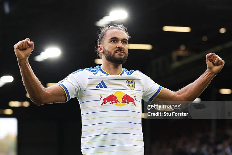  Leeds trừng phạt MU