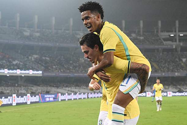 Pedro và Estevao ghi 2 bàn cho Brazil trong hiệp 1