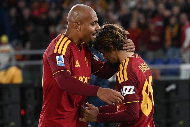 Malen và Mora mang lại chiến thắng khá vất vả cho Roma
