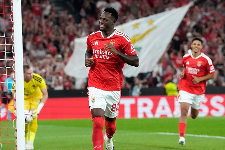 Duran làm nhẹ nhàng 2 bàn trước Celtic chỉ trong hiệp 1