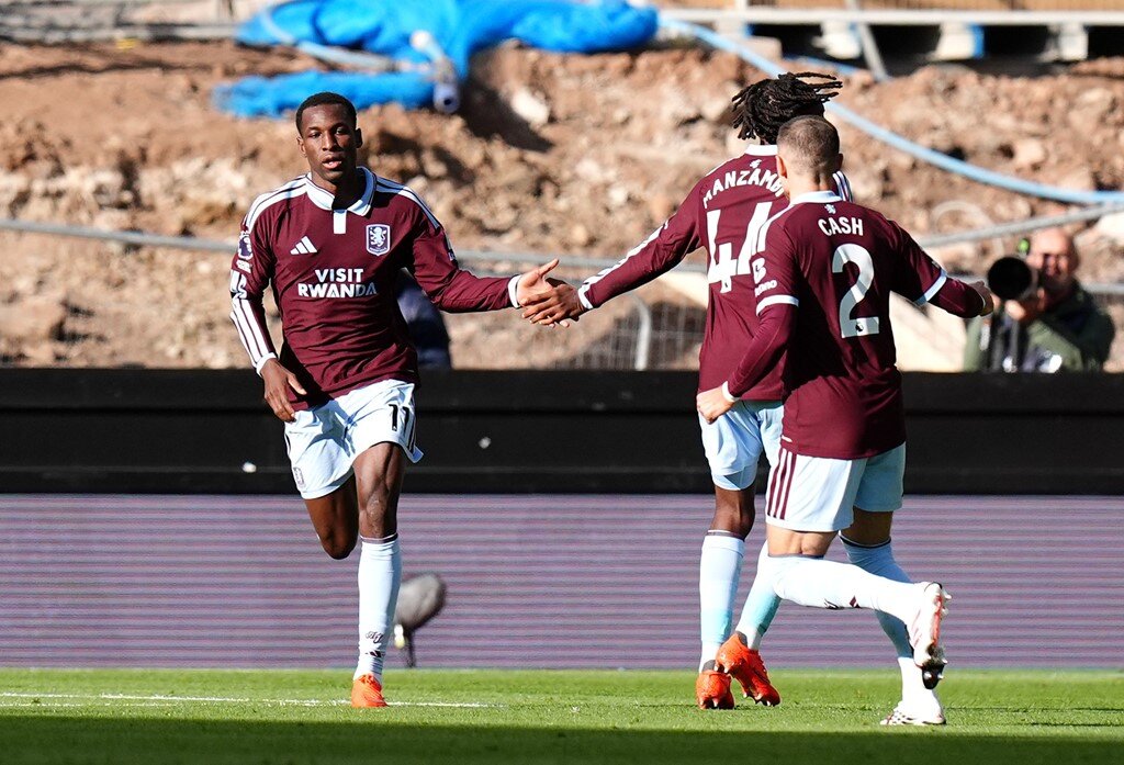 Jackson gỡ hòa cho Aston Villa chỉ 90 giây sau khi Brentford mở tỷ số